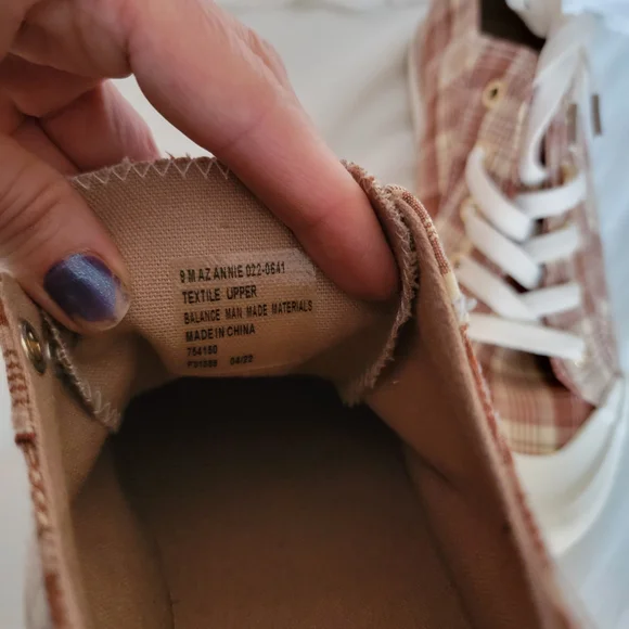 Arizona Jeans Plaid Canvas Sneakers - Picture 6 of 9